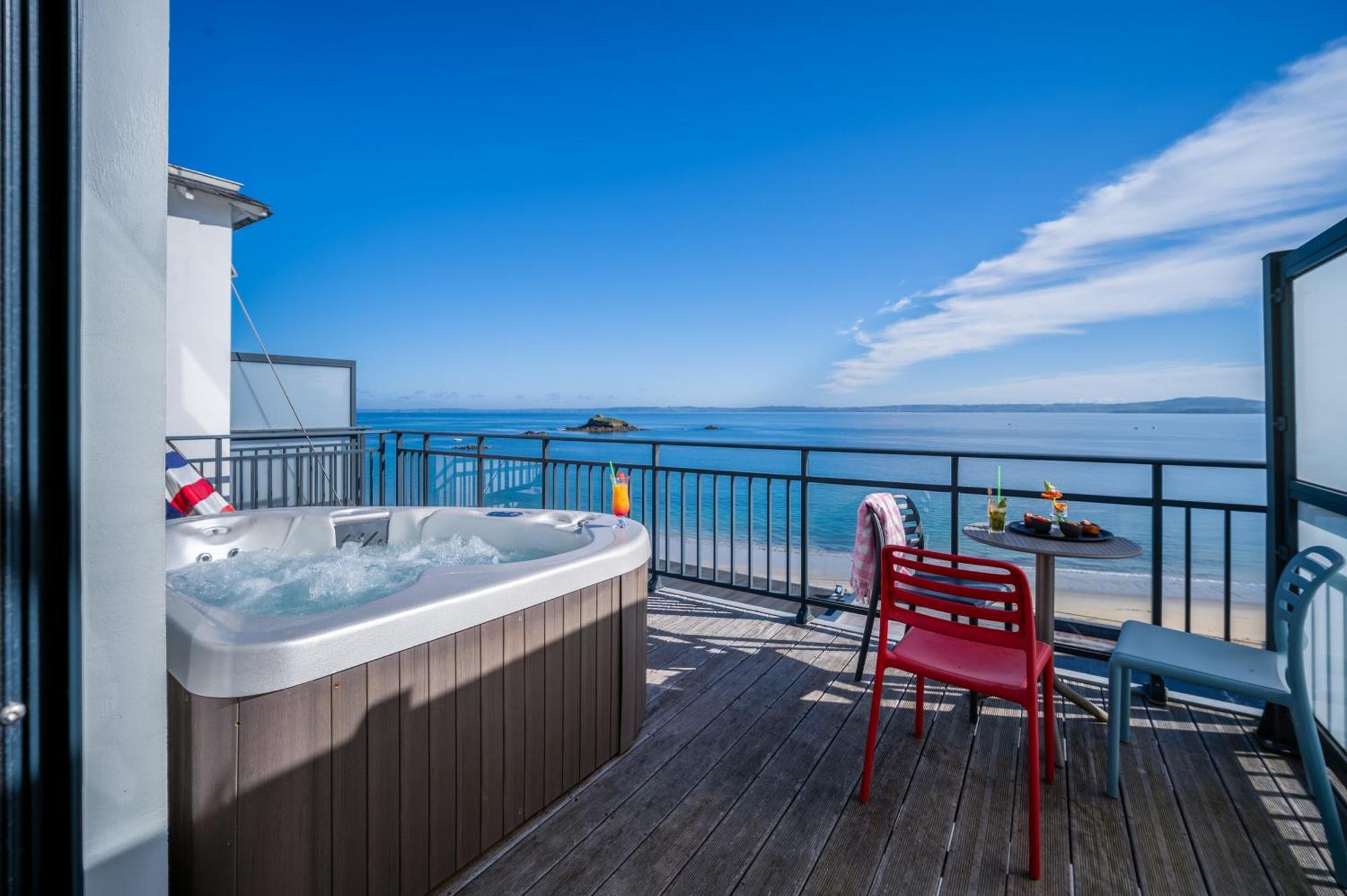 Hotel Valdys Thalasso & Spa - La Baie Дуарнене Екстериор снимка