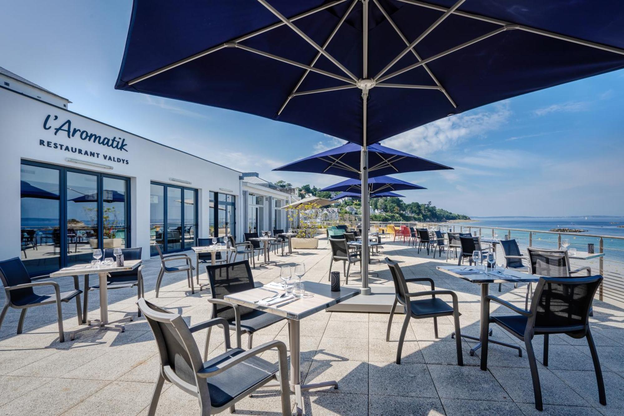 Hotel Valdys Thalasso & Spa - La Baie Дуарнене Екстериор снимка